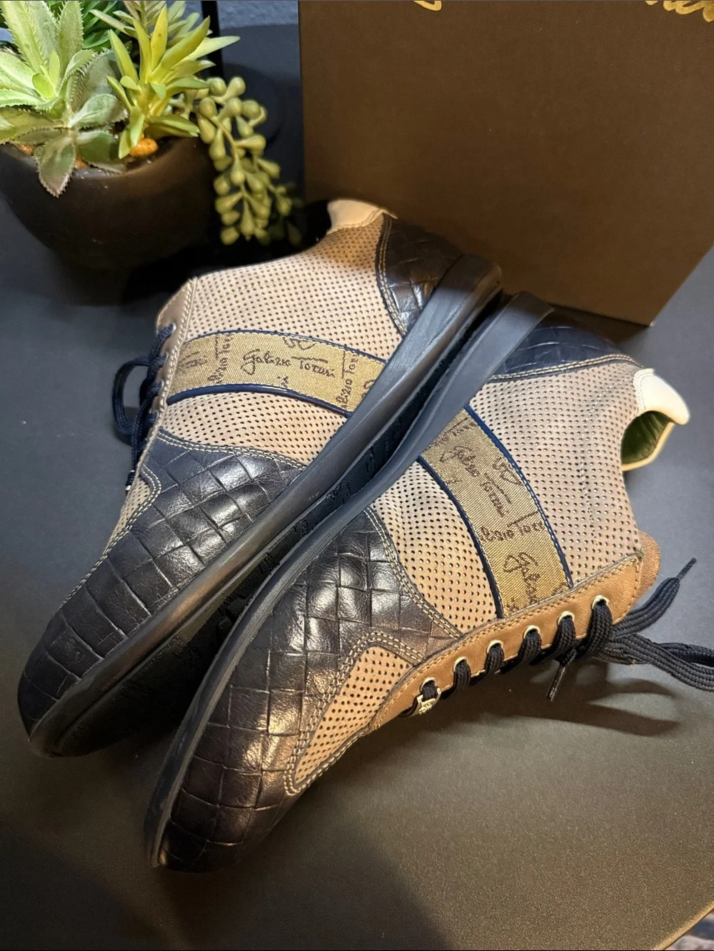 Galizio Torres Men's Tan, Dark Brown and Navy Blue Leather Sneaker